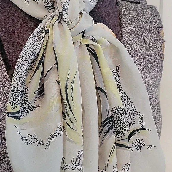 Botanical True Vintage Scarf - Picture 10 of 12